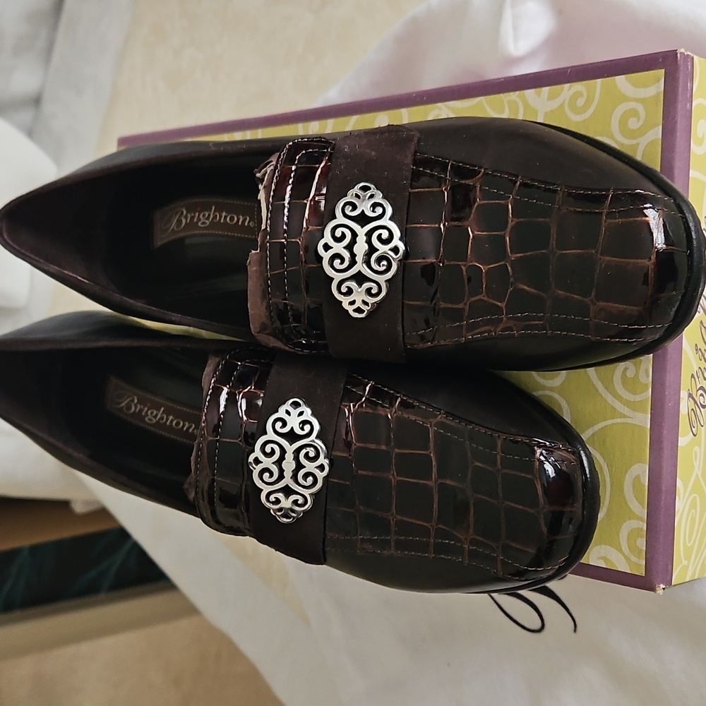 Brighton "Artist" Shoes, 8.5". NWT